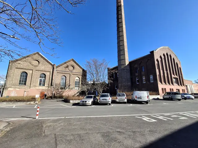 Teile der heutigen Theaterwerkstätten an der Siegburger Straße stehen unter Denkmalschutz - andere Bereiche sind akut einsturzgefährdet. | Foto: jld