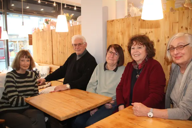 Der Vorstand des Vereins Solemio: Claudia Seydholdt, stellvertretende Vorsitzende, Rolf Segbers, Beisitzer, Petra Monißen, Beisitzerin, Elke Pütz, Kassenwart, und Ingrid Zurek-Bach (v.l.). Foto: Flick 