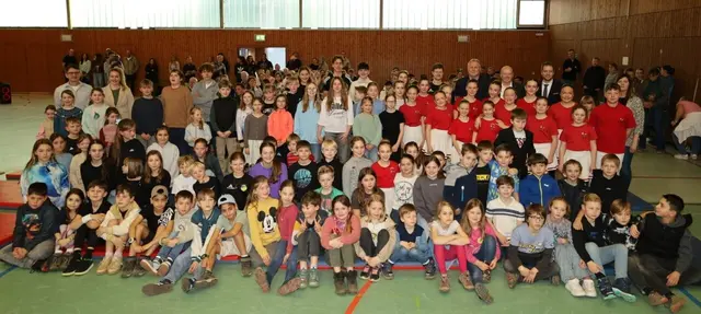 Junge wie ältere Sportler hatten die Prüfungen zur Erlangung des Sportabzeichens im vergangenen Jahr erfolgreich absolviert. Foto: Hans-Josef Schnepper/ GSV Kürten