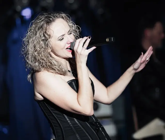 Foto: Fotos: Mit freundlicher Genehmigung und Dank an LAGO BEACH, Peter Decker, GREEN RIVER, FIRE WOMAN, Chris Fritsch und Archiv