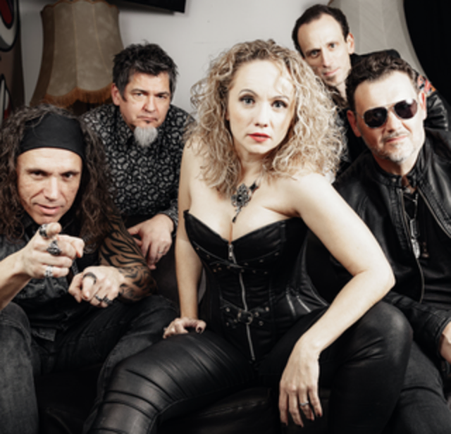 Foto: Fotos: Mit freundlicher Genehmigung und Dank an LAGO BEACH, Peter Decker, GREEN RIVER, FIRE WOMAN, Chris Fritsch und Archiv