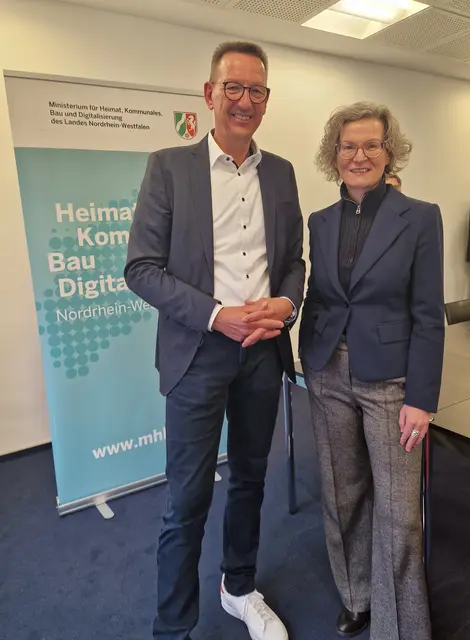 Bürgermeister Dirk Runge und Ministerin Ina Scharrenbach. Foto: Stadt Burscheid