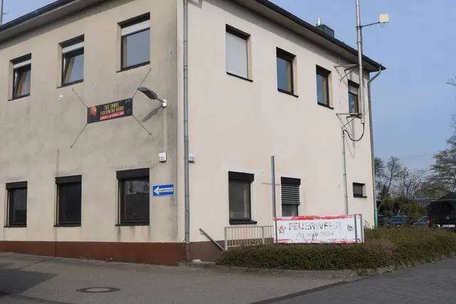 Im Gespräch: Das Gelände der Feuerwehr an der Rheinstraße könnte nach deren Umzug an die Römerstraße die neue Liegenschaft für die Katastrophenhelfer des THW werden. | Foto: Foto Brodüffel