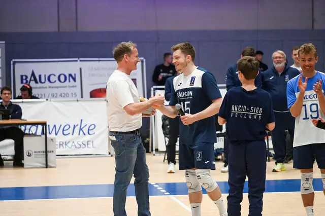 Investor Frank Stommel als Vorsitzender der Rhein-Sieg Volleys bei der Halleneröffnung am 7. März. | Foto: Seim / pro Troisdorf