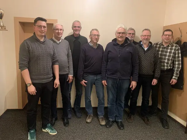 Von links: Daniel Euler, Rolf Baum, Johannes Westarp, Lothar Machmer, Michael Zirwes, Rainer Thoma, Andreas Friese und
Andreas Vogel.
 | Foto: Verkehrs- und Verschönerungsverein Seelscheid