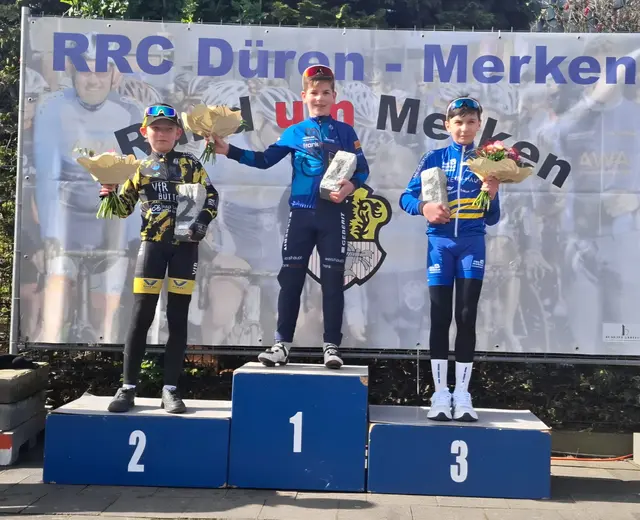  Siegerehrung Arsenii Skliarov in Düren-Merken.  | Foto: Skliarov