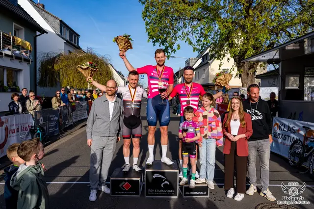 Siegerehrung Heming und Ivo in Bad Neuenahr-Ahrweiler. | Foto: Holger Radsportfotos
