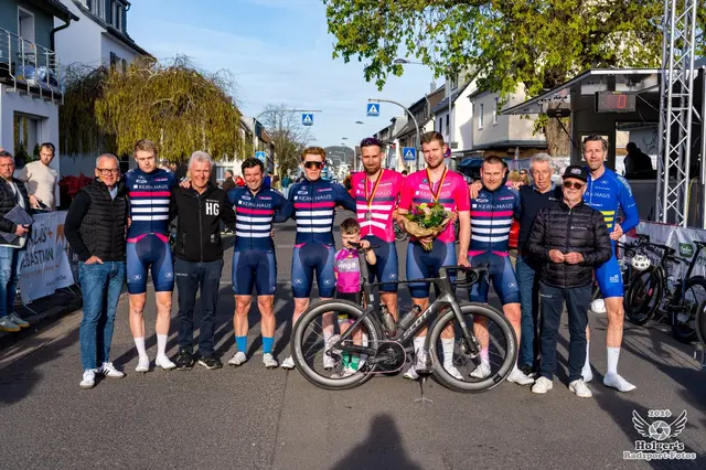 Teamfoto des Team Kern-Haus p/b BS SALES. | Foto: Holger Radsportfotos