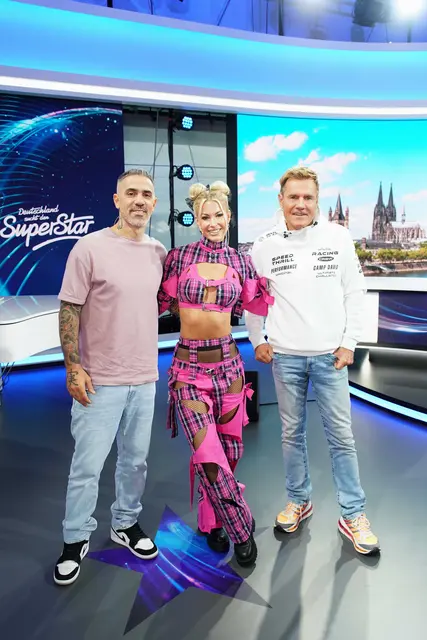Die Jury mit Dieter Bohlen (r.), Isi Glück und Anis Ferchichi (Bushido). | Foto: RTL / Stefan Gregorowius