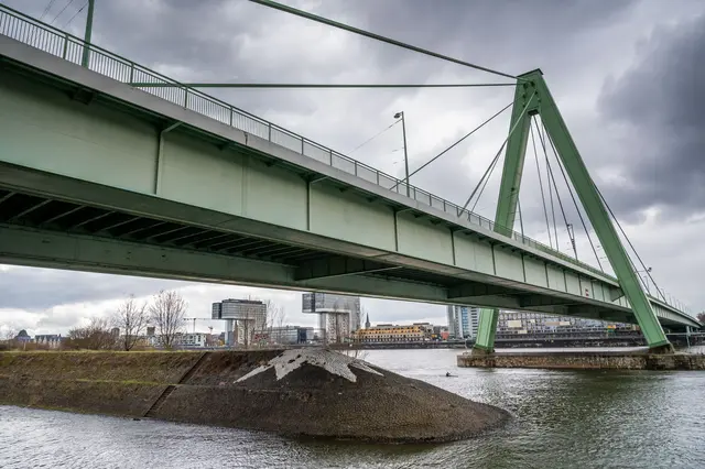 Die Severinsbrücke steht an Nummer zwei der Sanierungsliste.  | Foto: Uwe Weiser