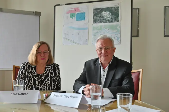 Elke Retzer und Prof. Dr. Oleg Retzer stehen hinter Retzer Industry und haben gemeinsam bereits viele Gewerbe- und Industriestandorte revitalisiert. | Foto:  Foto: Herkenrath