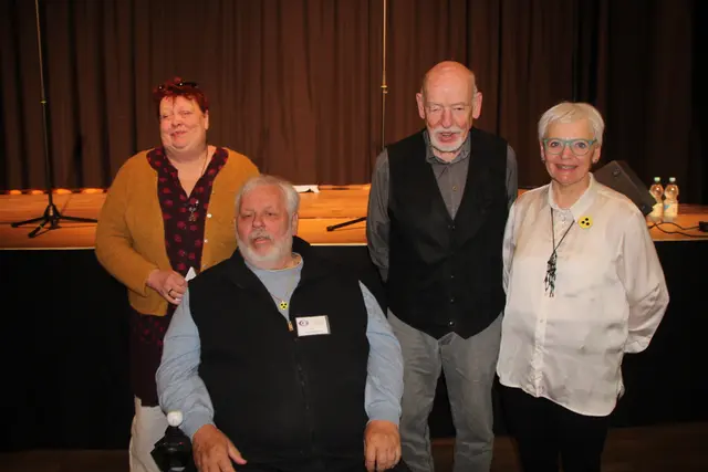 Der Vorstand des Blinden- und Sehbehindertenvereins Rheinisch-Bergischer Kreis: Karl-Heinz Winke, 2. Vorsitzender, Beate Block-Theißen, 1. Vorsitzende, Erhard Herich, Kassierer und Claudia König, Beisitzerin. Foto: Flick 
