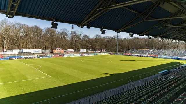 Das Stadion vom Fußballverein FC Viktoria Köln 1904 e.V. im Sportpark Höhenberg.  | Foto: Alexander Roll