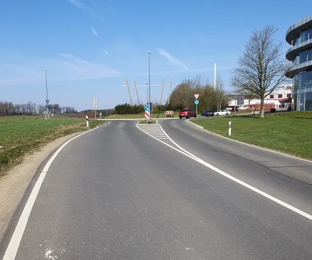 Die K 19 wird im Bereich der Zufahrt zum Kreisverkehr Lindlar Klause saniert. | Foto: OBK