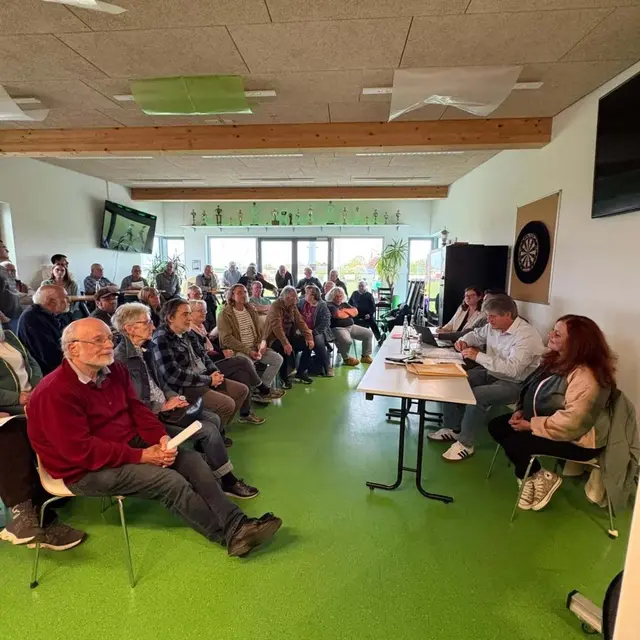 Bei einer Info-Veranstaltung in Rheidt-Hüchelhoven informierten sich Bürgerinnen und Bürger über den Erhalt des vom Austrocken bedrohten Gillbachs | Foto: Helmut Paul 