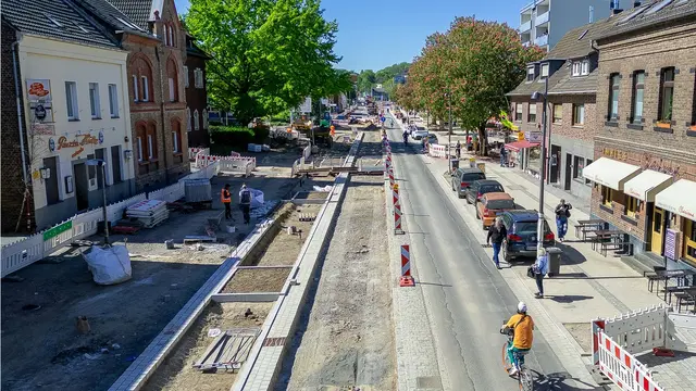 Der Verkehr auf der "Lebensader Lux" wird neu geleitet. Die Fahrtrichtung ist von der Horbeller Straße in Richtung Bonnstraße. | Foto: Foto Giuseppe Piliero