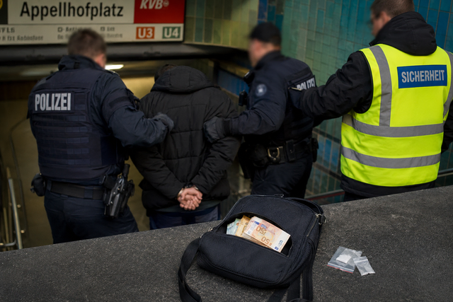 Das Bild zeigt nicht den realen Einsatzort oder Beteiligte. Symbolbild KI-generiert, kein echtes Foto. | Foto: KI-generiert mit ChatGPT/OpenAI