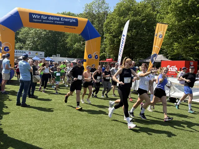 Mit einem neuen Rekord ging "Glessen läuft" am 9. Mai 2026 im Waldstadion in die elfte Runde    | Foto: Andrea Floß