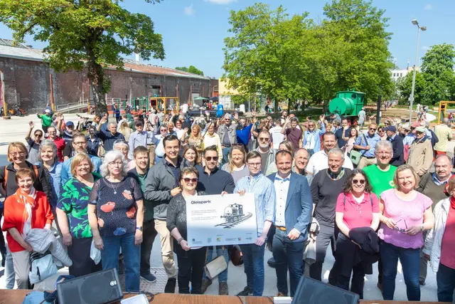 Der zentrale Park wurde durch viel Engagement aus Bürgerschaft, Verwaltung, Politik und Verantwortlichen der Zanders-Gesellschaft und der Regionale ermöglicht. Foto: Axel König