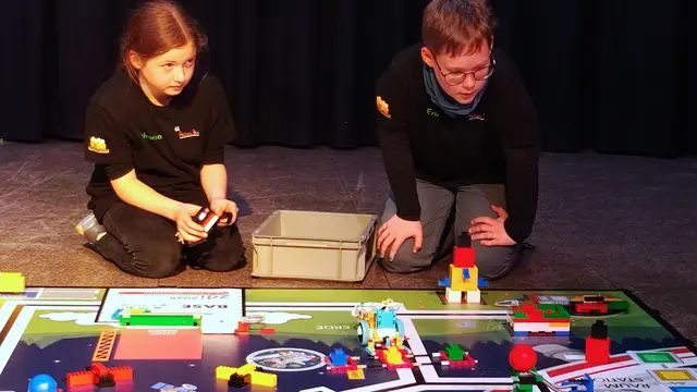 Mitglieder des Teams Spacebölls im Einsatz. | Foto: Heinrich-Böll-Gymnasium