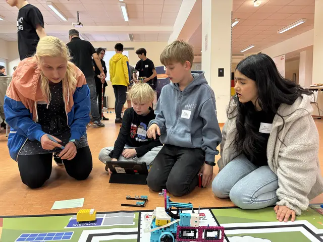 Die Gesamtschule Kürten belegte mit ihren Teams den dritten und fünften beim Roboterwettbewerb. Foto: Katrin Gyr/Rheinisch-Bergischer Kreis   