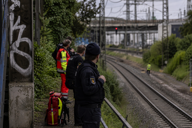 Das Bild zeigt nicht den realen Einsatzort oder Beteiligte. Symbolbild KI-generiert, kein echtes Foto. | Foto: KI-generiert mit ChatGPT/OpenAI
