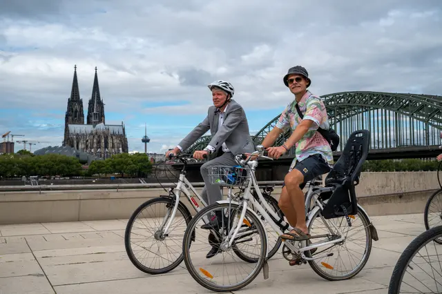 Stadtradeln auf dem Rheinboulevard Deutz.  | Foto: Uwe Weiser
