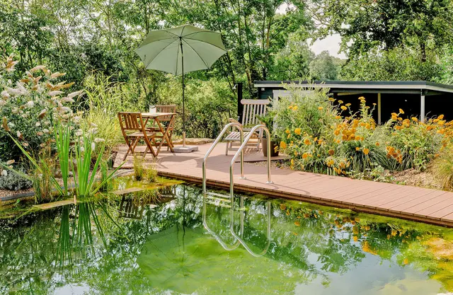 Natur, Komfort und Design vereint: Der Garten wird mit einer individuellen Gestaltung zum privaten Naherholungsraum. Foto: DJD/Stark Deutschland