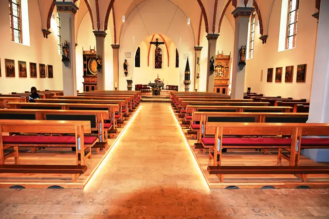 Schlicht, aber dennoch warm zeigt sich das kleine Gotteshaus auf dem „Schönen Berg“ wie es in der Sage zum Ruppichterother Wappen zu lesen ist. | Foto: Steimel