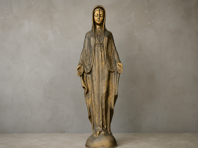 Das Bild zeigt nicht die reale Statue, diese ist im Artikel verlinkt. Symbolbild KI-generiert, kein echtes Foto. | Foto: KI-generiert mit ChatGPT/OpenAI