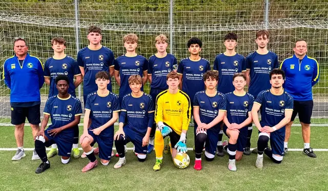 Die U16 des SC Brühl um die Trainer Uwe Gibesch und Enis Dumnica hat erneut die finale Aufstiegsrunde zur Bezirksliga erreicht. In den Entscheidungsspielen gegen die DJK Südwest Köln soll nun der lang ersehnte Aufstieg gelingen. | Foto:  Foto: SC Brühl