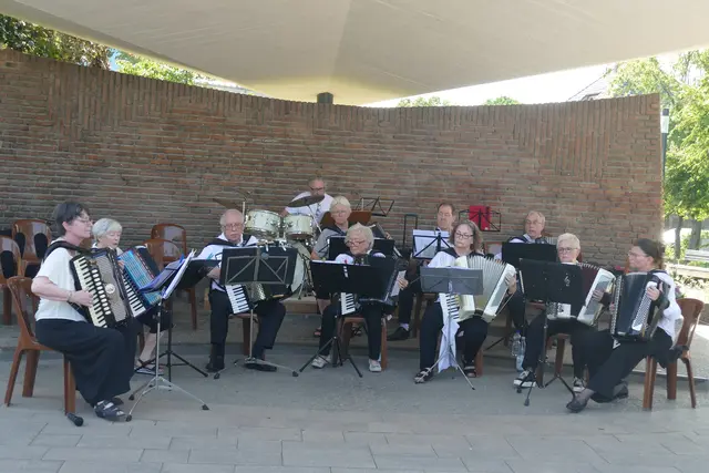 Ensemble AkkoFans des Akkordeon-Orchesters Wesseling unter Leitung von Anita Brandtstäter | Foto: Wolfhard Brandtstäter
