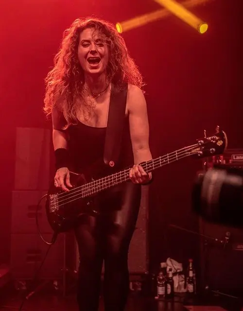 Foto: Fotos mit Dank und Genehmigung von Haus Eifgen, SHE´S GOT BALLS, Iris Boanta, Cathleen Lady Catman, Jani Näckel, Conny Marschall, Anja Assmuth, Frank Jacobi, Jochen Kubik, Michael Mai, Metal Werner, Uwe Bartzsch, Adrian Kunitz und Lisa Sheahan-Kunitz