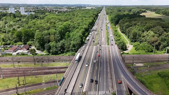 Die Schrankenanlage soll dem Schutz der maroden Brücke Eifeltor dienen. | Foto: Foto  Autobahn GmbH