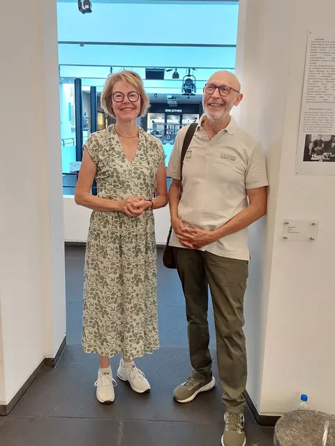 Ulrike Nelles und Wolfgang Potthoff (Vertreter des GEEZ). | Foto: Städtische Gesamtschule Am Michaelsberg