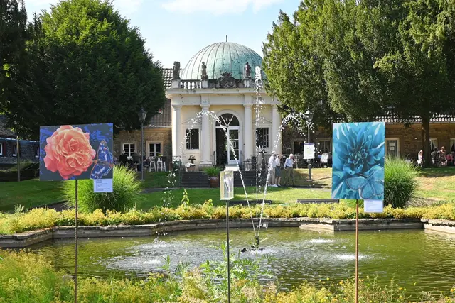 Der Park von Schloss Merten bot die tolle Kulisse für eine interessante und abwechslungsreiche Kunstausstellung mit umfangreichem Rahmenprogramm. | Foto: Herkenrath