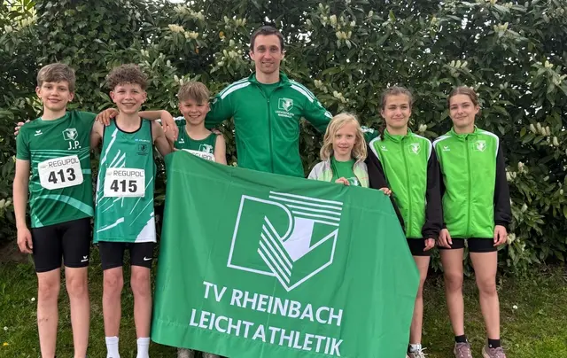 Langstaffeln des TV Rheinbach, v.l.: Jannis Pietrzyk, Maurits Redemann, David Liebich, Timm Ody, Mia Pietrzyk, Clara Stahnke, Lilith Stahnke | Foto: Rike Liebich