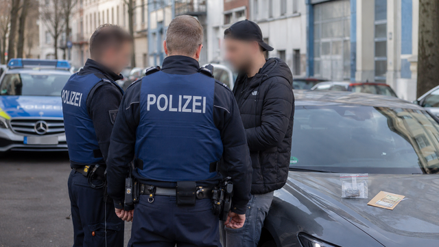 Das Bild zeigt nicht den realen Einsatzort oder Beteiligte. Symbolbild KI-generiert, kein echtes Foto. | Foto: KI-generiert mit ChatGPT/OpenAI