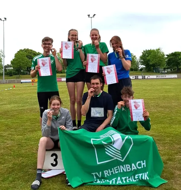 V. l. oben: Jannik Heiden, Johanna Schöne, Hannah Roth, Annina Liebscher; unten: Emmy Schumacher, Timm Ody, Linus Liebscher