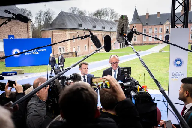 Staatspräsident Emmanuel Macron und Bundeskanzler Friedrich Merz treffen sich am 17. Juli auf Schloss Augustusburg.  | Foto: Foto Bundesregierung