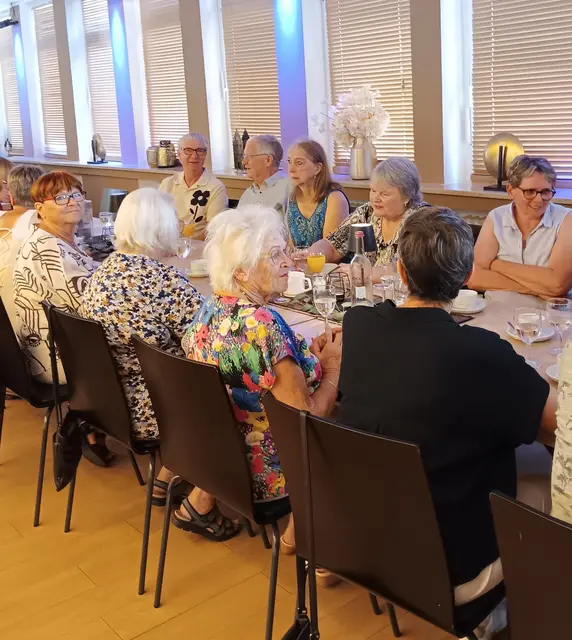 Sängerinnen und Begleitung beim Brunch! | Foto: Angelika Grosch