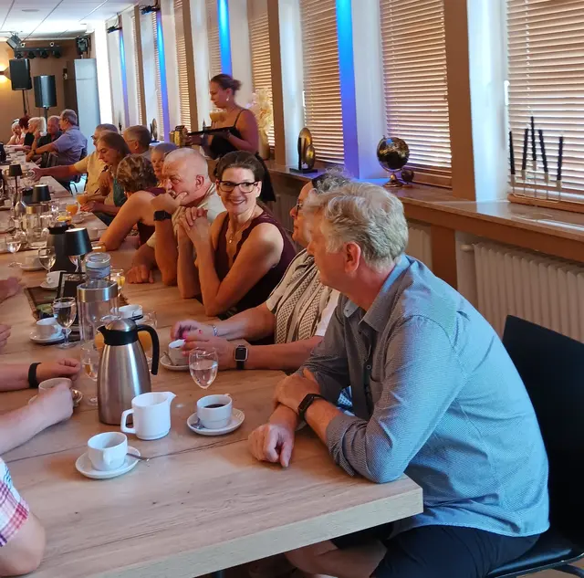 Sängerinnen und Begleitung beim Brunch! | Foto: Angelika Grosch