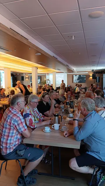 Sängerinnen und Begleitung beim Brunch! | Foto: Angelika Grosch