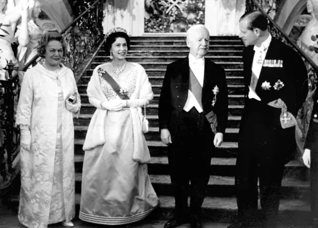 Die damals 39-jährige Queen Elizabeth II. beim Empfang auf Schloss Augustusburg im Mai 1965. | Foto: Foto Stadtarchiv Weingarten