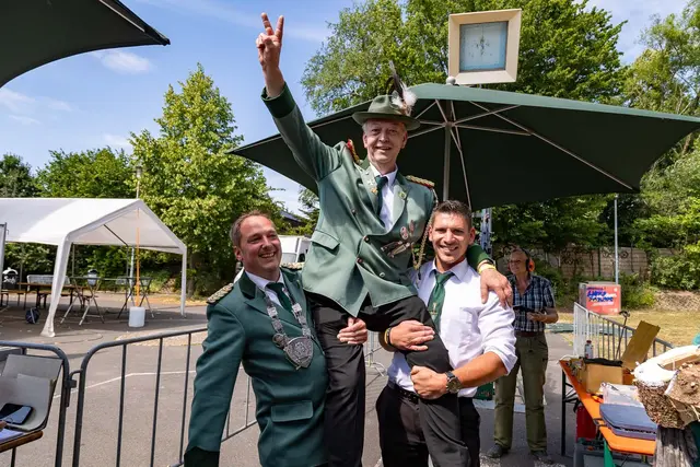 Karl Dedy freute sich über seinen Sieg und die Erlangung des erneuten Kaiser-Titels. Foto: Hubert Lukas