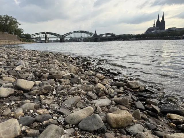 Unterhalb der Tanzbrunnens bieten sich nun interessante Fotomotive. | Foto: Büge