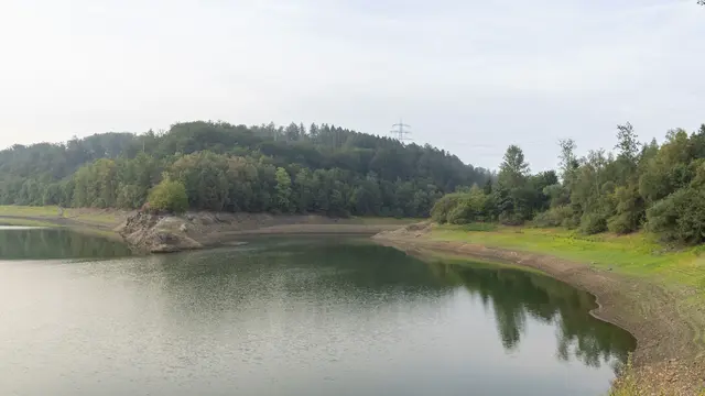 Niedriger Füllstand der Wupper-Talsperre im Juli. Foto: Wupperverband