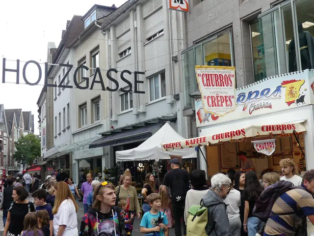 
Das Siegburger Stadtfest bietet an drei Tagen jede Menge Spaß und Unterhaltung für Klein und Groß.


 | Foto: Archiv / Klinkhammels