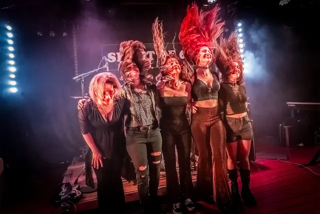 Foto: Fotos mit Dank und freundlicher Genehmigung von Rüdiger Schwenn, den Bandmitgliedern von STRANGE KIND OF WOMAN, Adrian Kunitz und das legendäre Eifgen-Team und Archiv