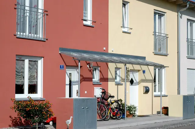 Der Außenputz sorgt nicht nur für eine ansprechende Optik, sondern leistet auch eine wichtige Schutzfunktion. Foto: DJD/VDPM